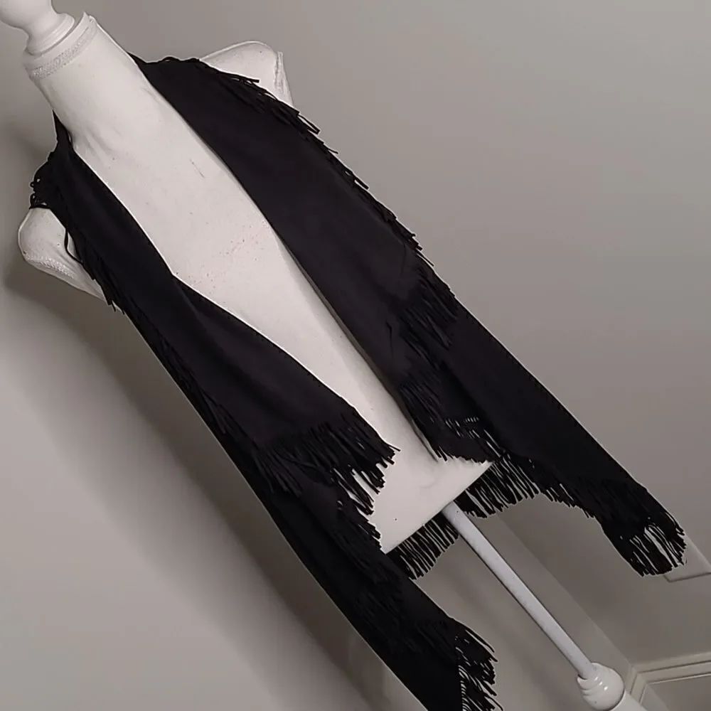 TCEC sz L black fringed vest, Asymmetrical hem, 2 side pockets